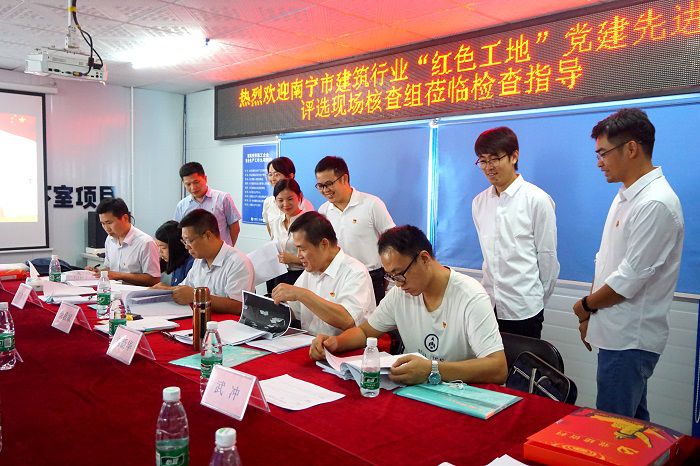 資料檢查。謝微旋 攝.JPG